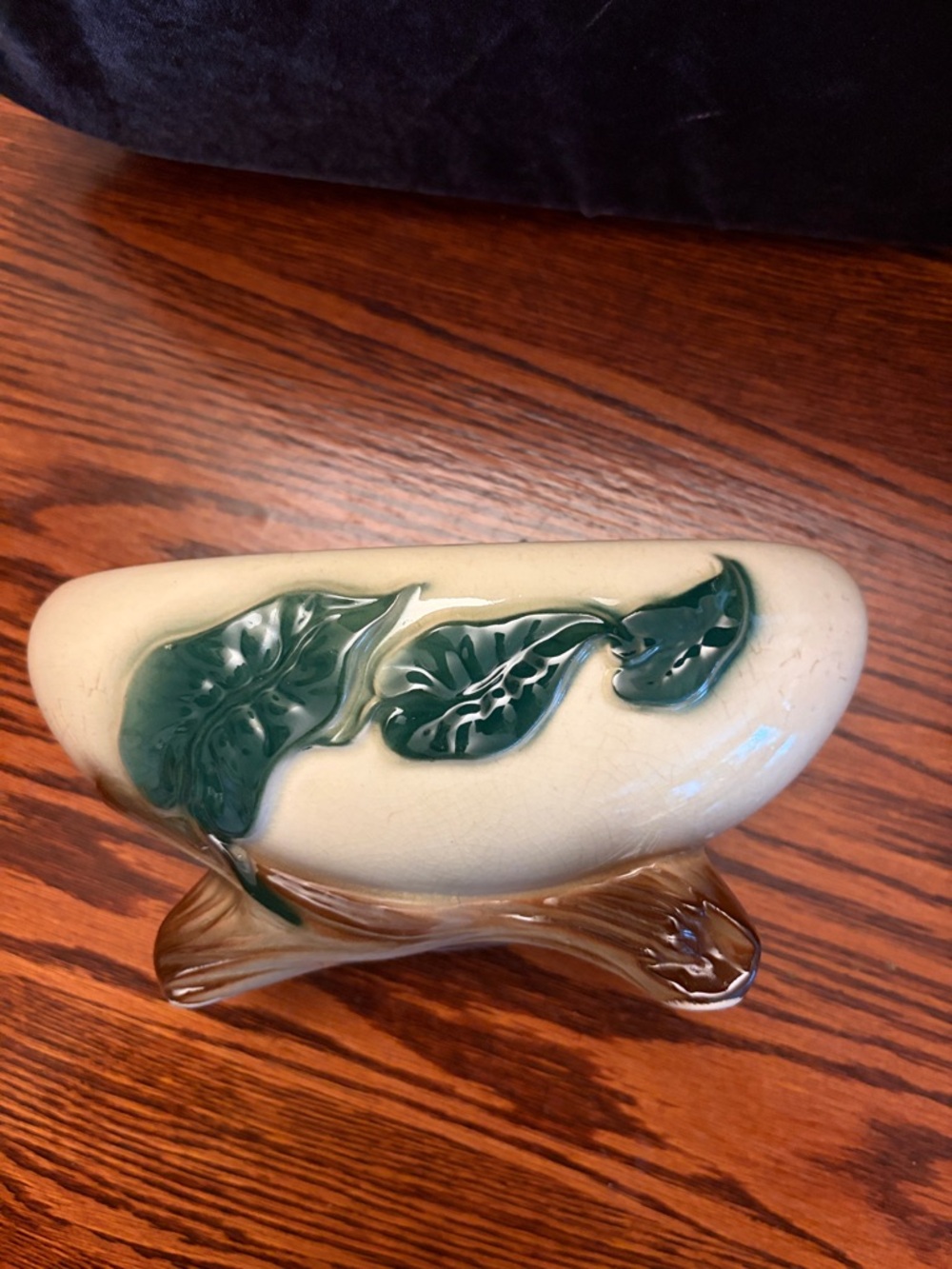 Ceramic Ivy-Leaf Footed Planter Bowl - Cream with Green - Picture 4 of 14